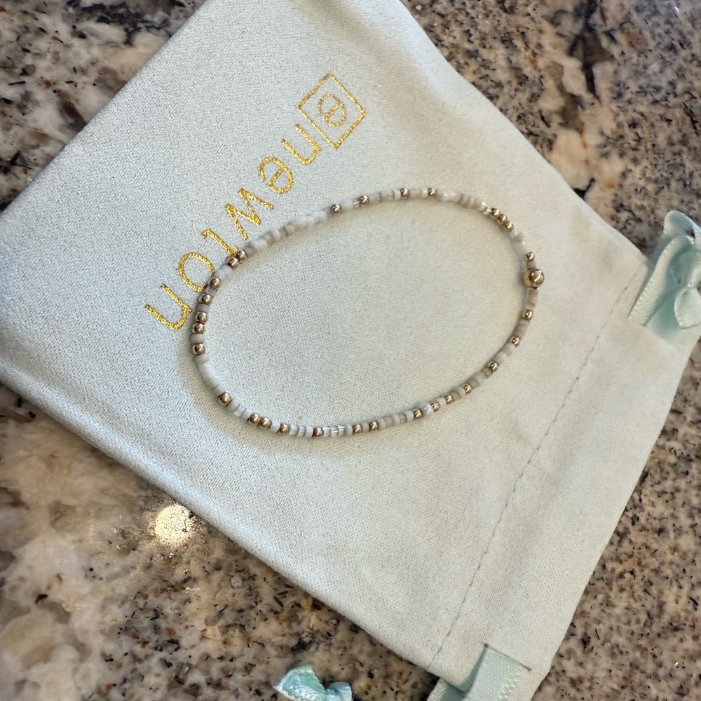 eNewton white bracelet